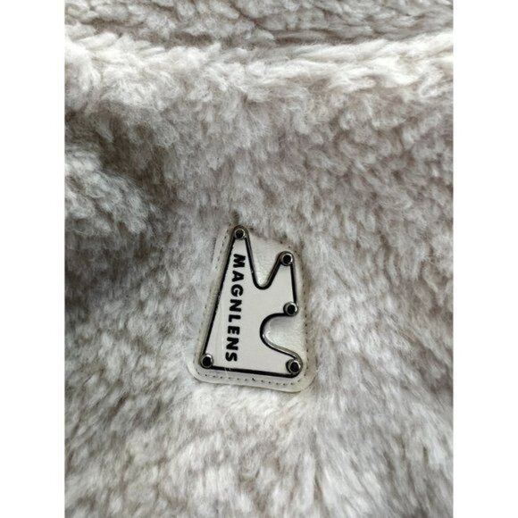 Magnlens Bradbury Reversible Vest in Cream - Picture 8 of 9